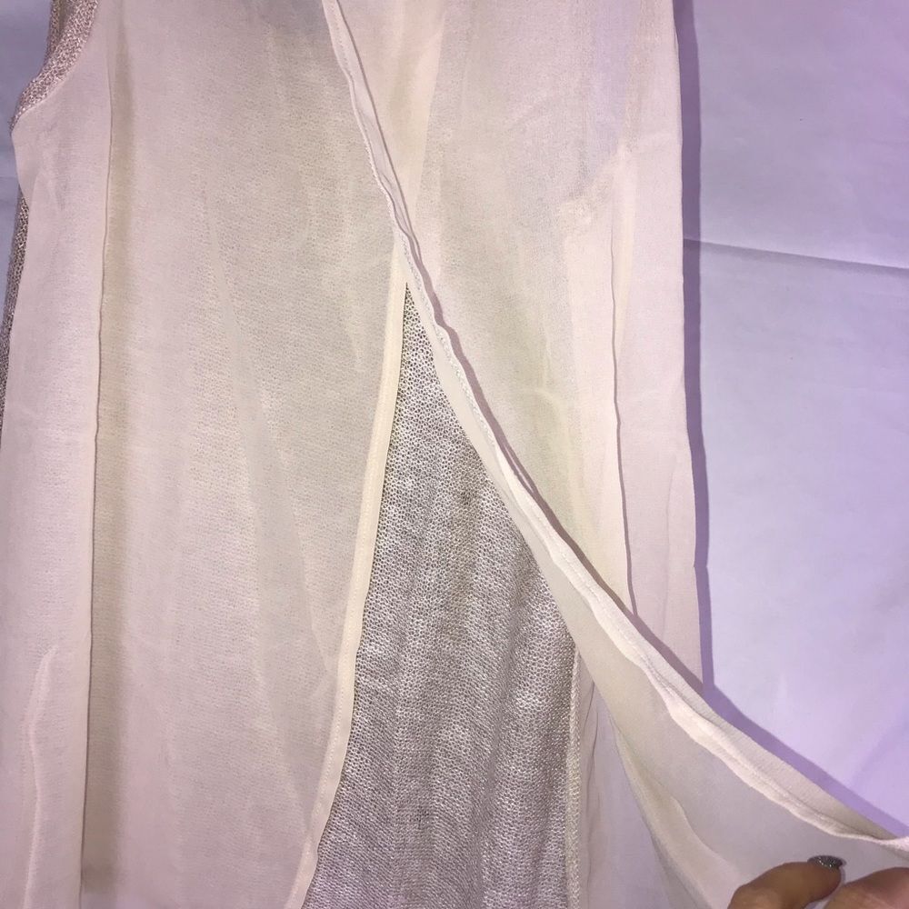 Moon Collection Sleeveless Top - Picture 3 of 5